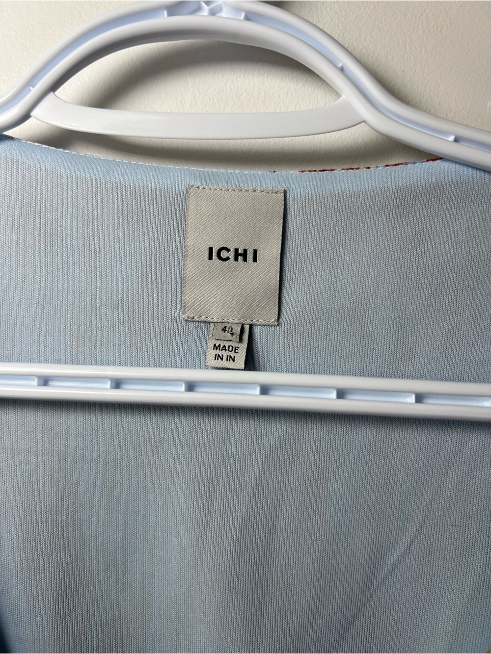 ICHI Women’s Size 40 V-Neck Long-Sleeve Blouse in Rust, Light Blue, Cream - Picture 2 of 4